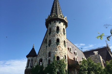 Ravadinovo Castle